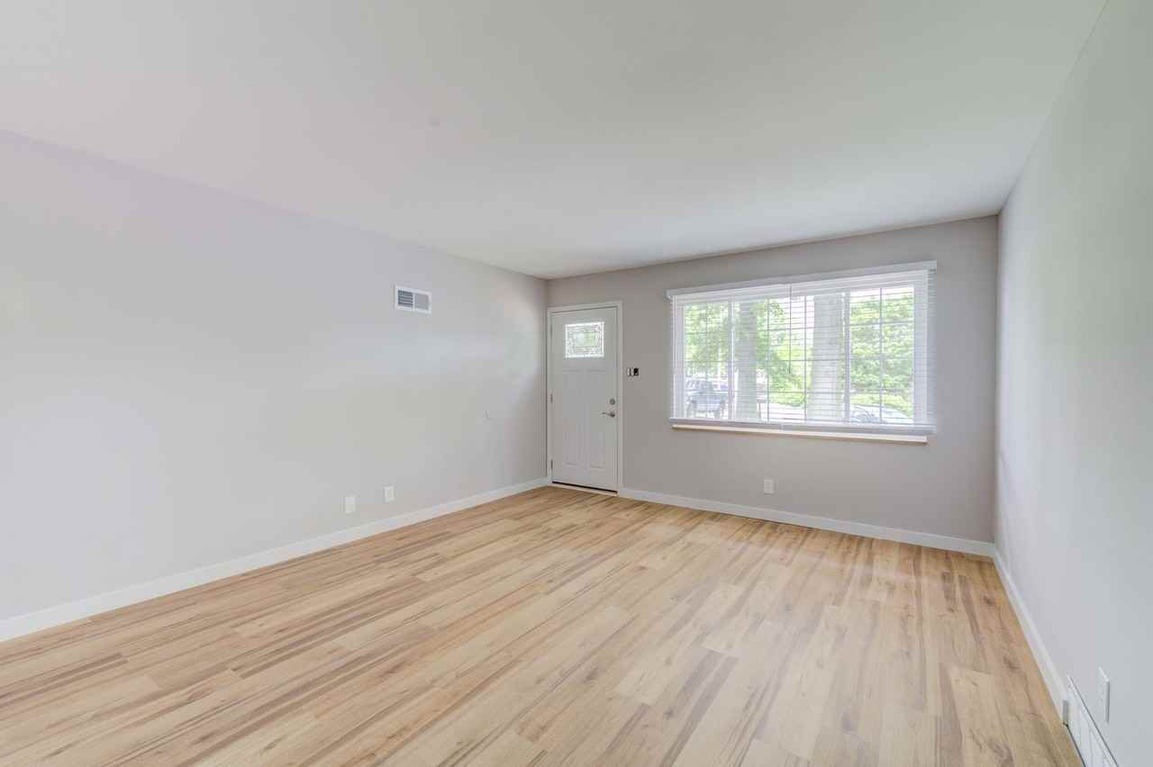 2387 Ridgecrest Dr - Photo 6 of 20