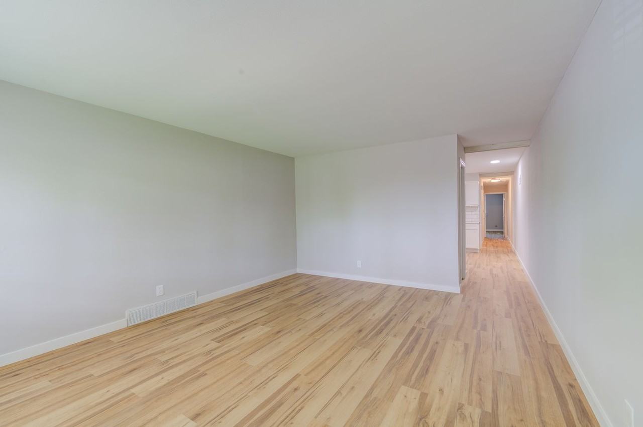 2387 Ridgecrest Dr - Photo 7 of 20
