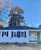 featured image of 1100 Lakeview Dr