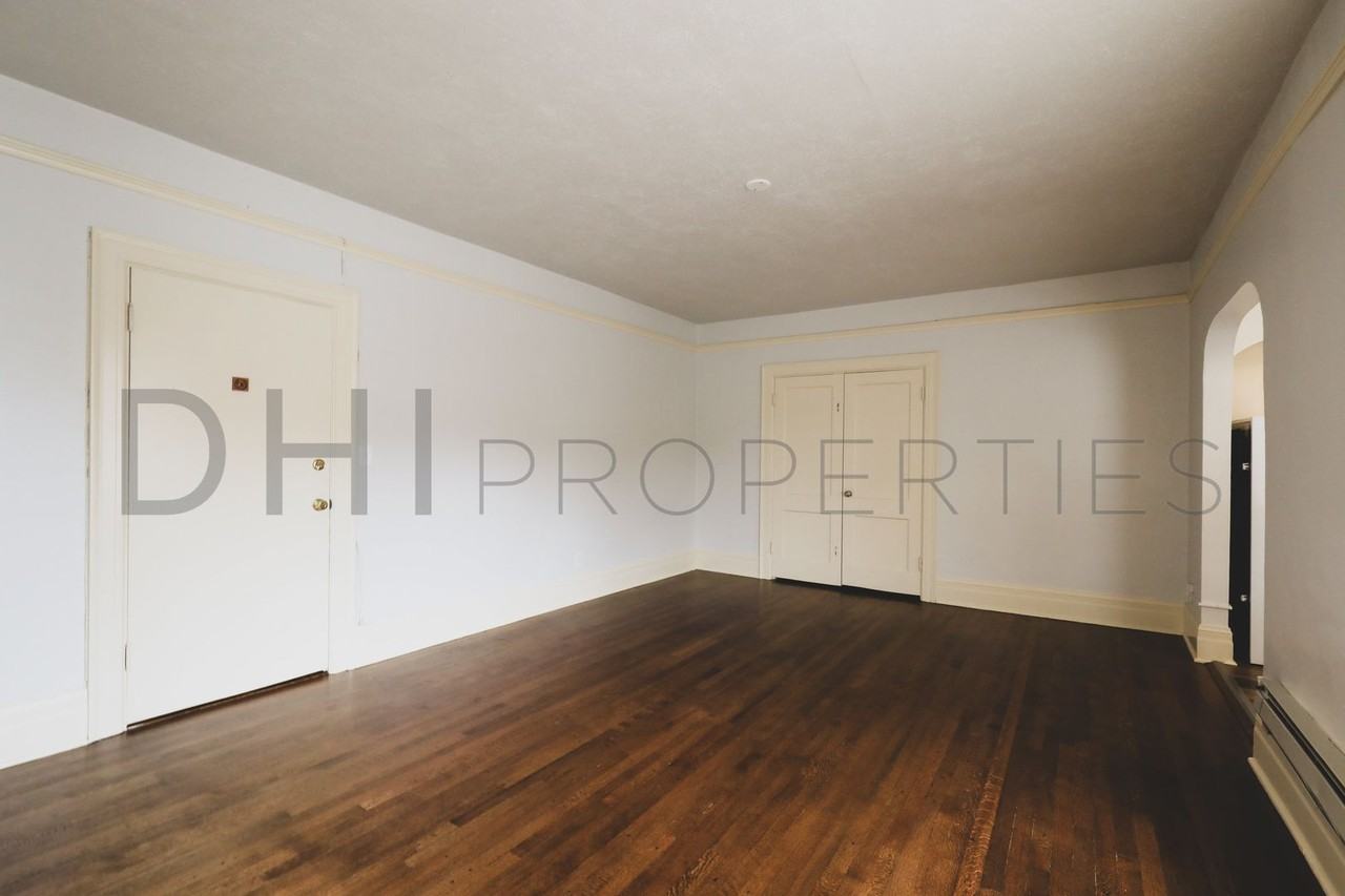 Blackstone Apartments - Photo 4 of 16