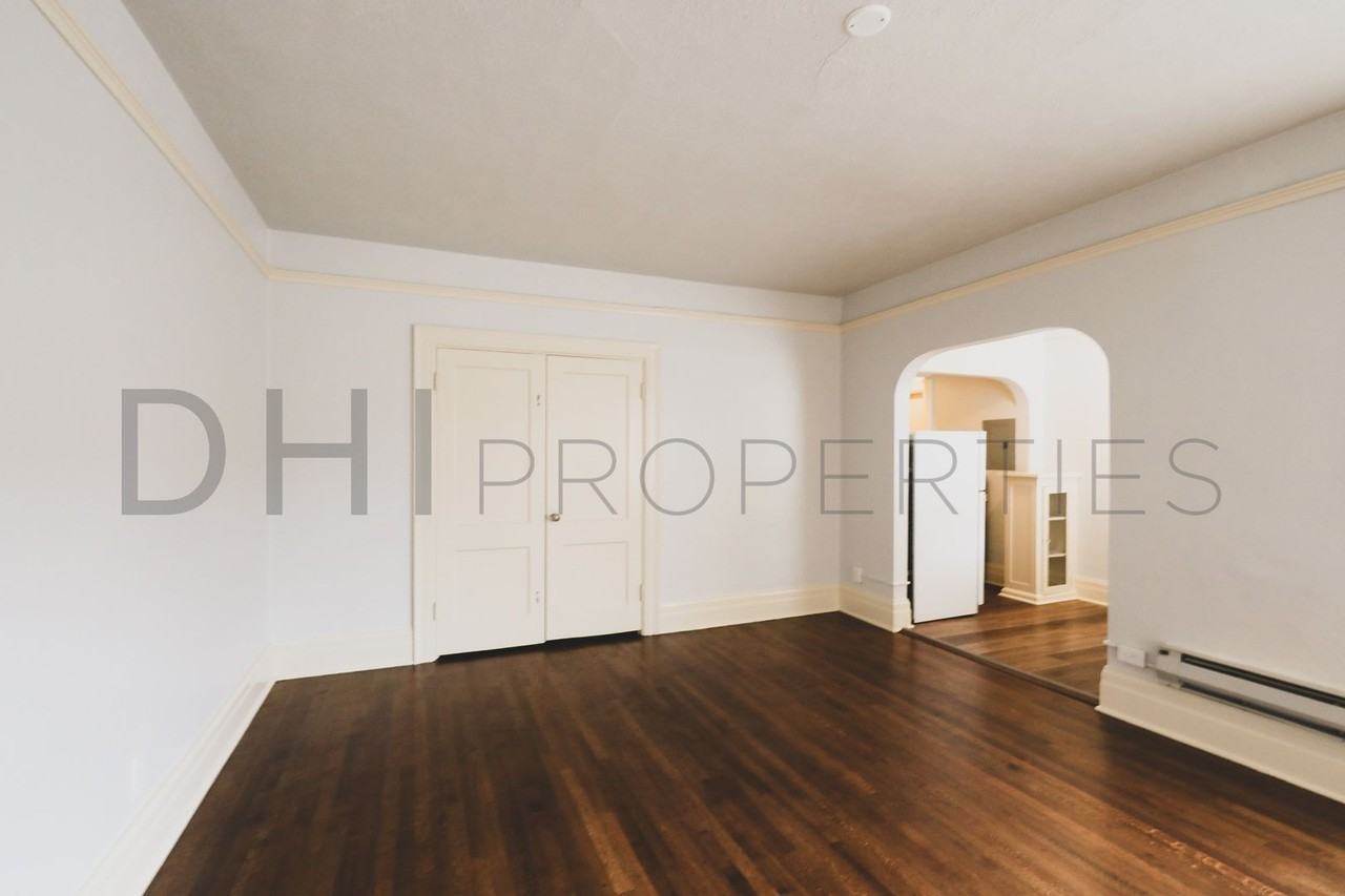 Blackstone Apartments - Photo 6 of 16