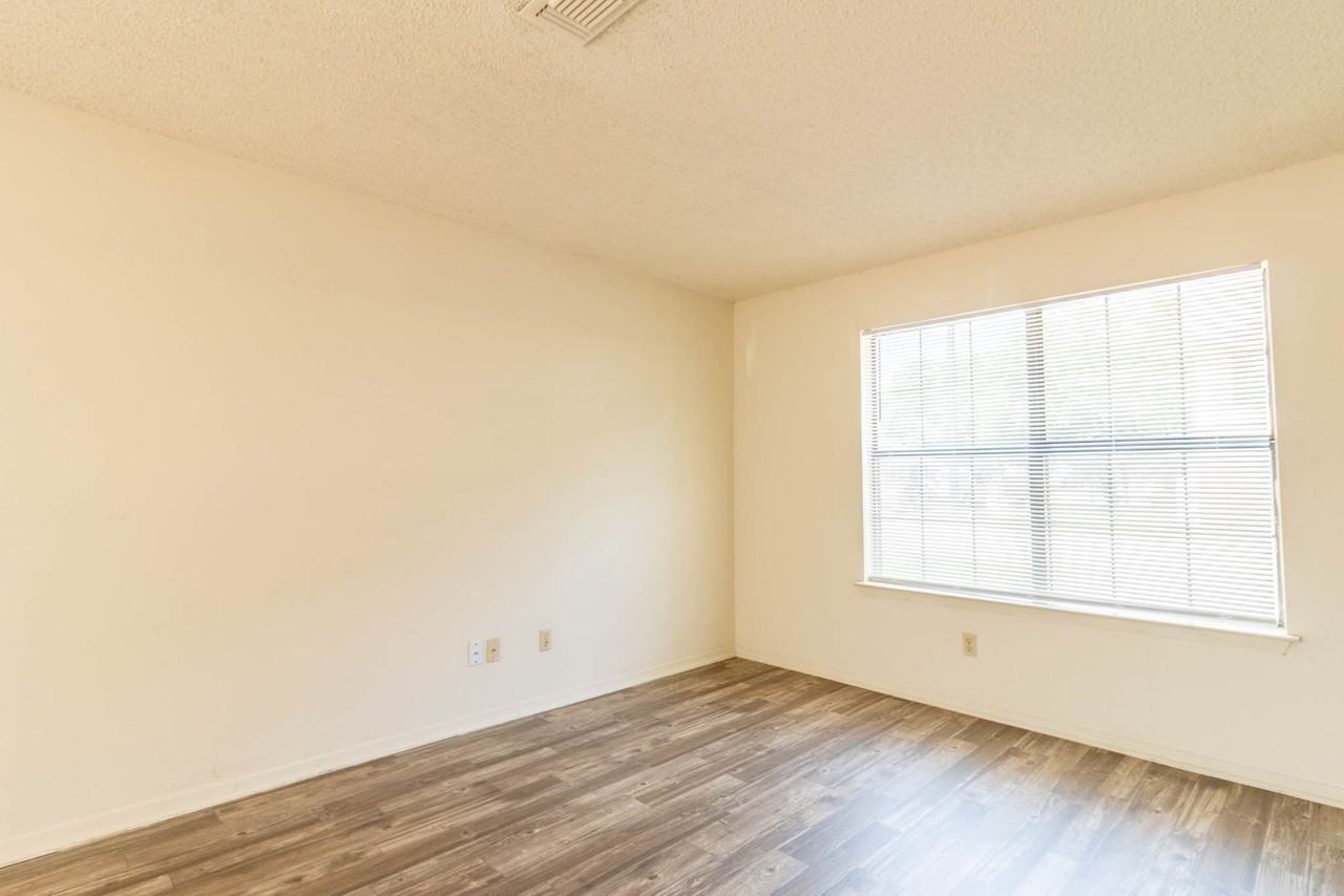 922 Fannin St - Photo 5 of 12