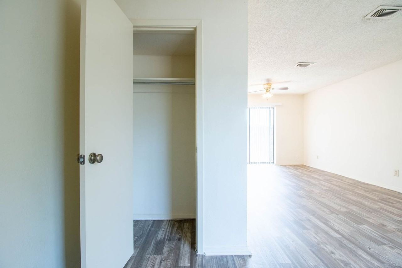 922 Fannin St - Photo 7 of 12