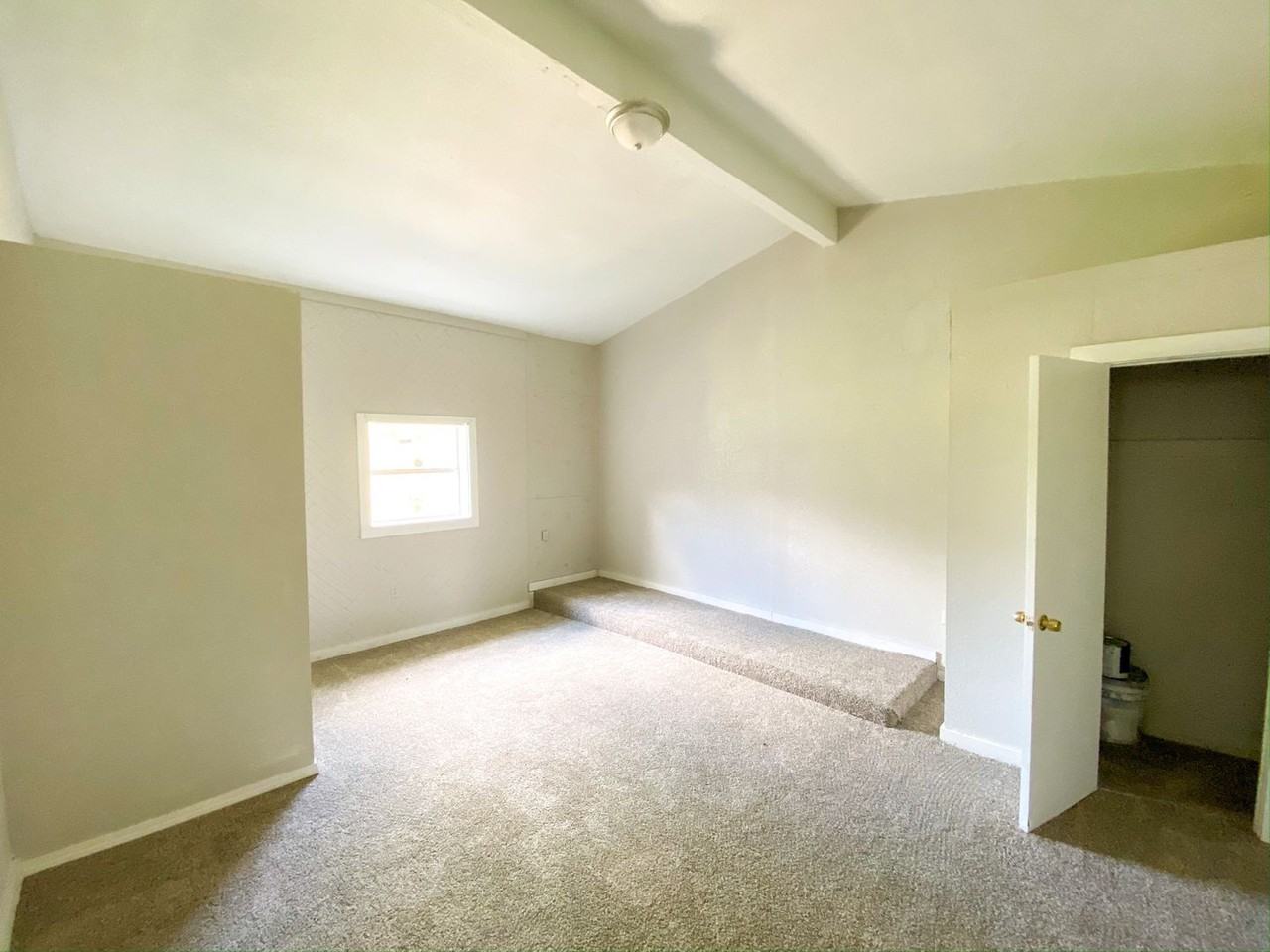 5135 N Utica Ave - Photo 7 of 16