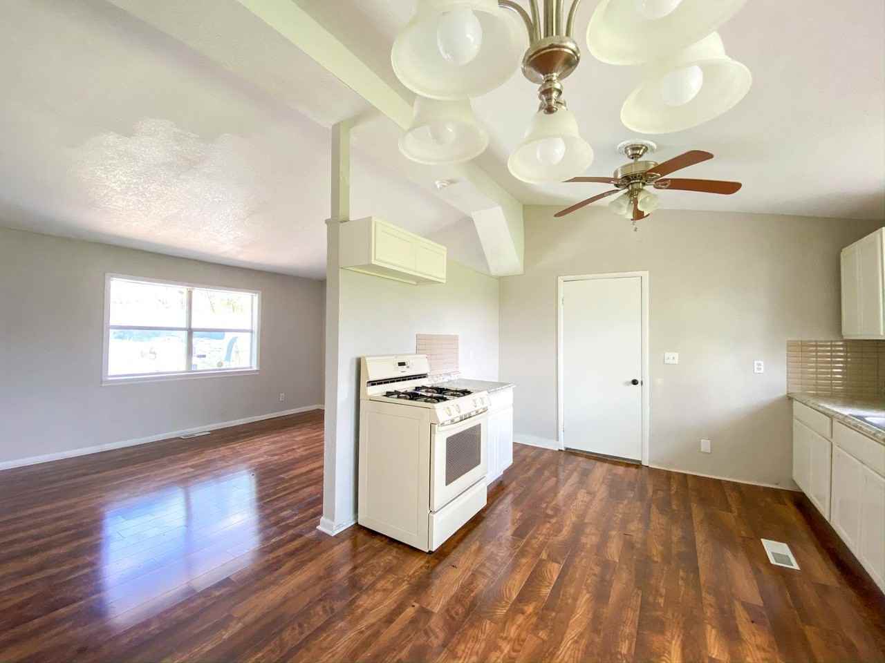 5135 N Utica Ave - Photo 2 of 16