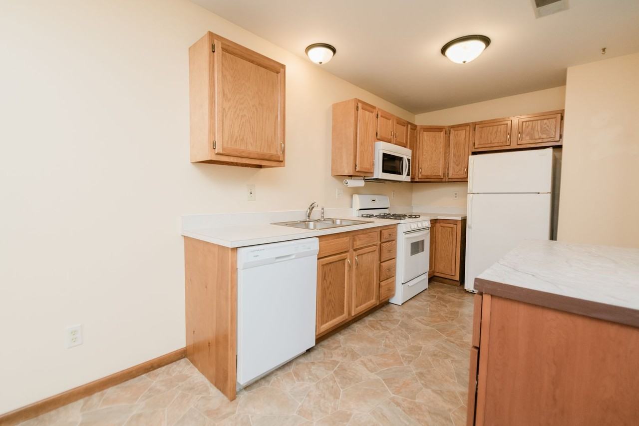 1977 Laura Ln - Photo 2 of 19