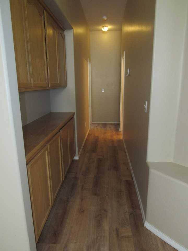 260 Dahlia St - Photo 4 of 7