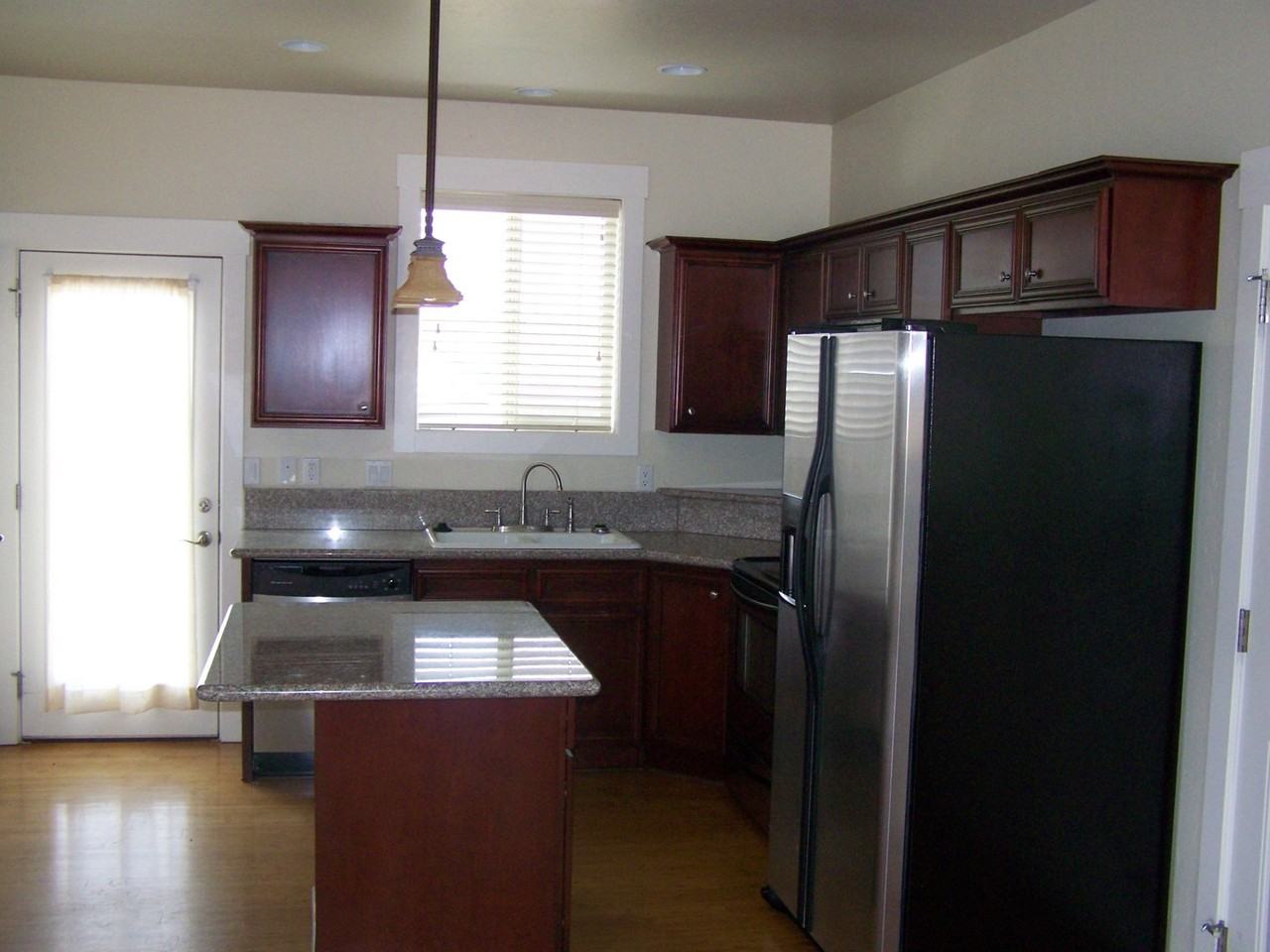 812 W Oregon Ave - Photo 2 of 14
