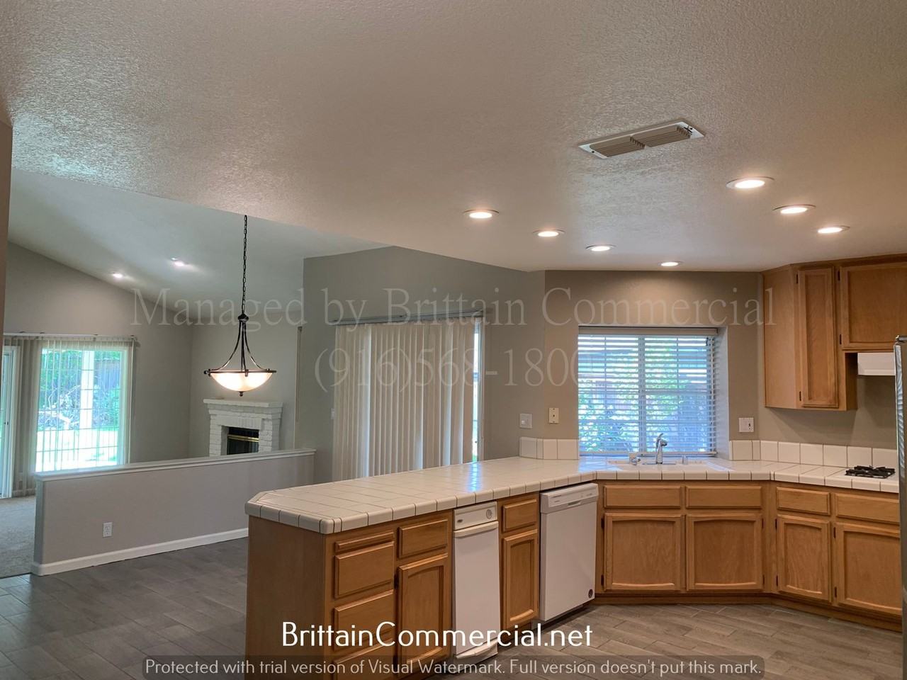 2721 Courtside Dr - Photo 3 of 19