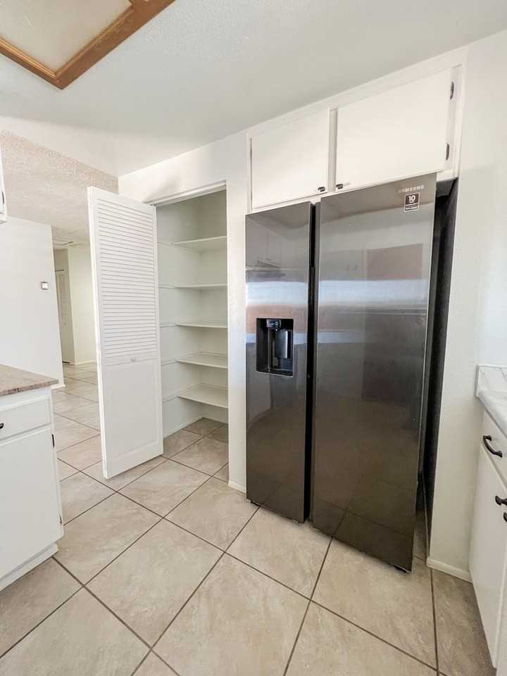 6245 Cahuilla Ave - Photo 7 of 21