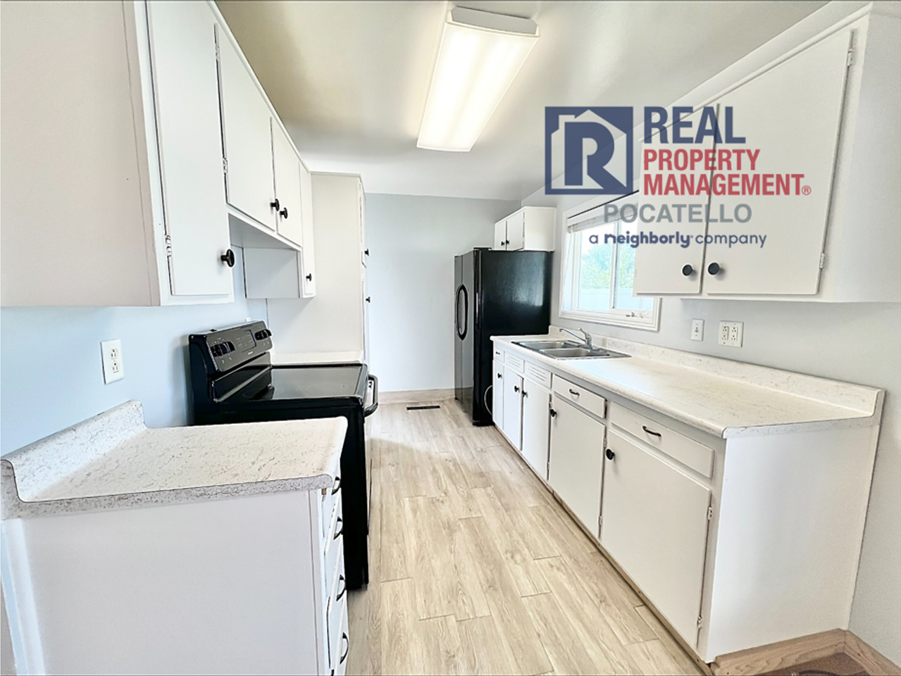 430 Collins St - Photo 3 of 22