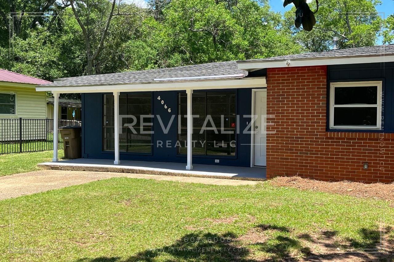 4066 Beechwood Ln - Photo 2 of 18