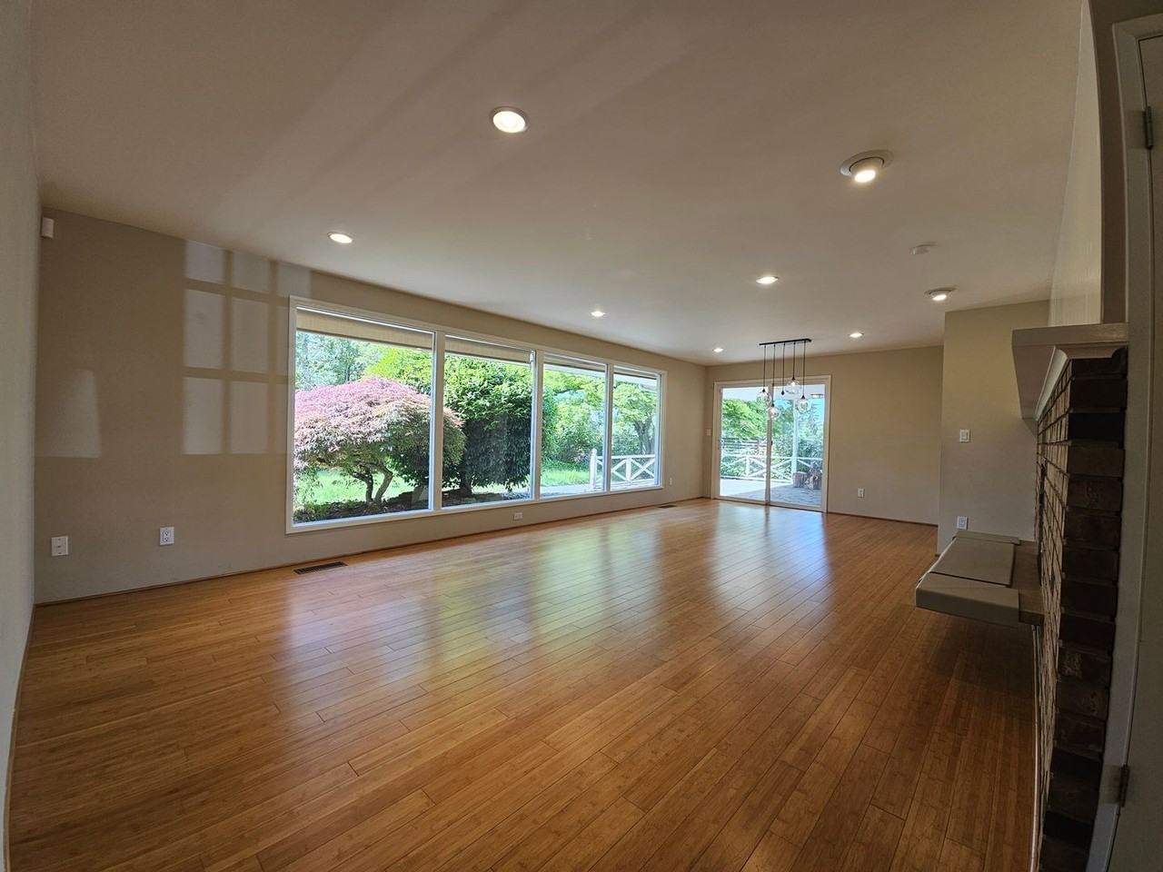 1609 121st Ave Se - Photo 3 of 24