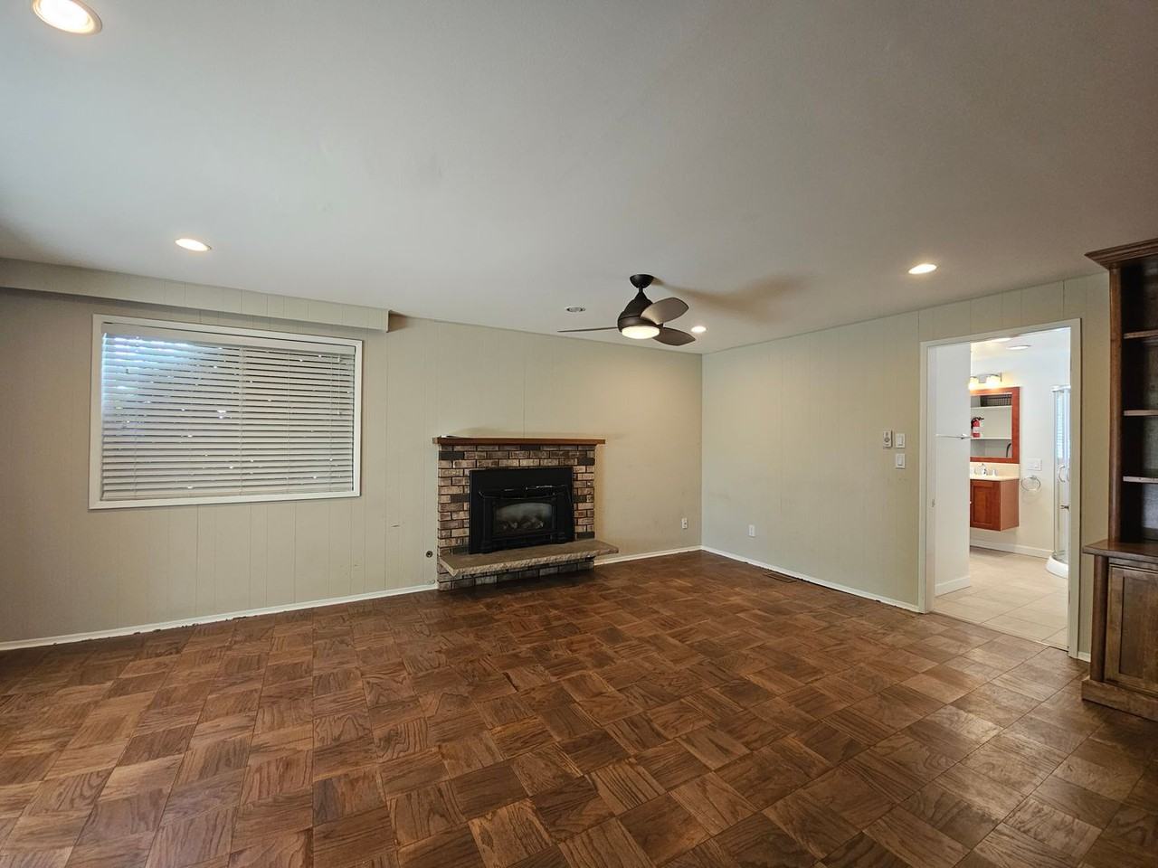 1609 121st Ave Se - Photo 7 of 24
