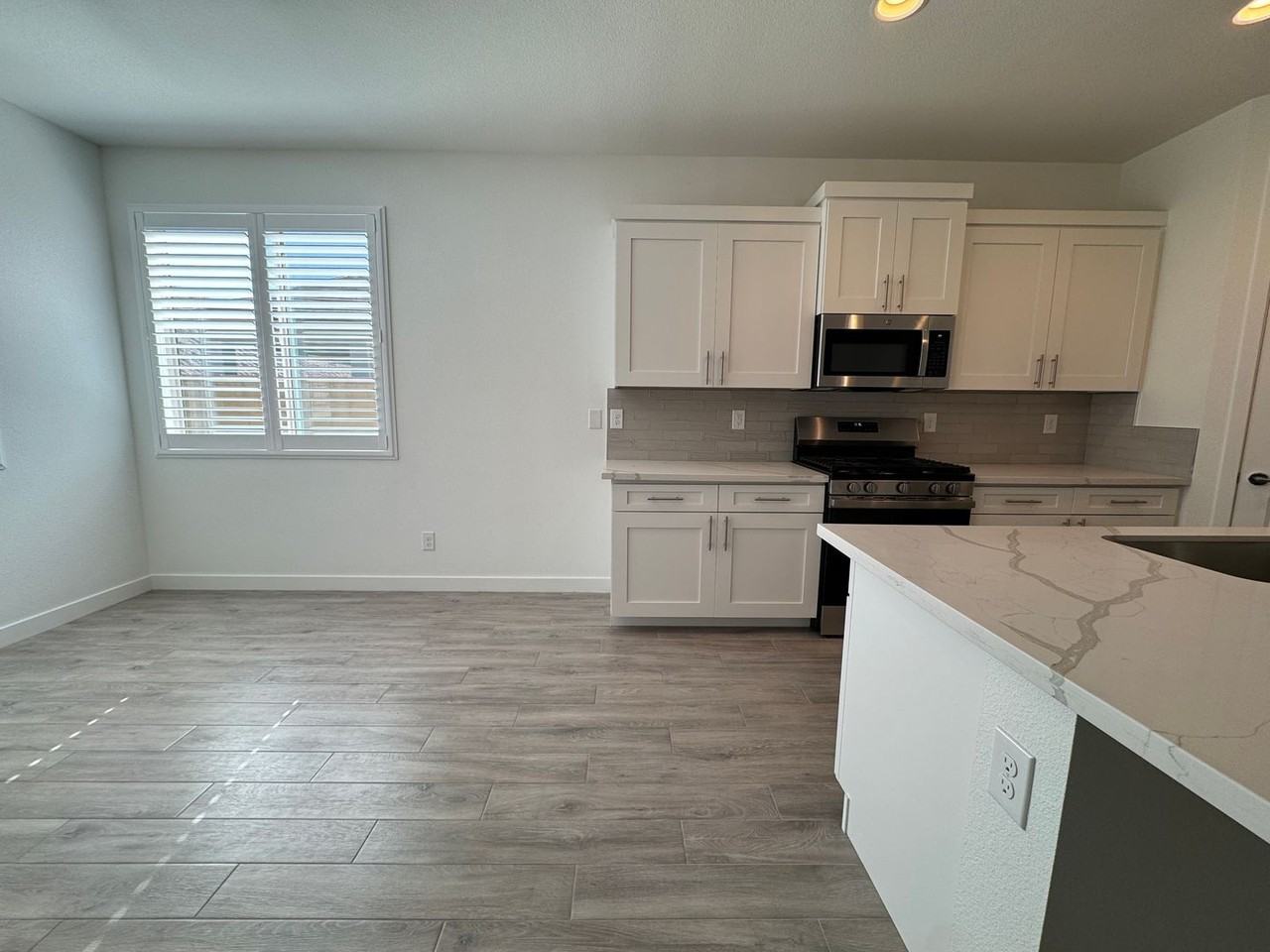 3295 Blacksmith Way - Photo 7 of 41