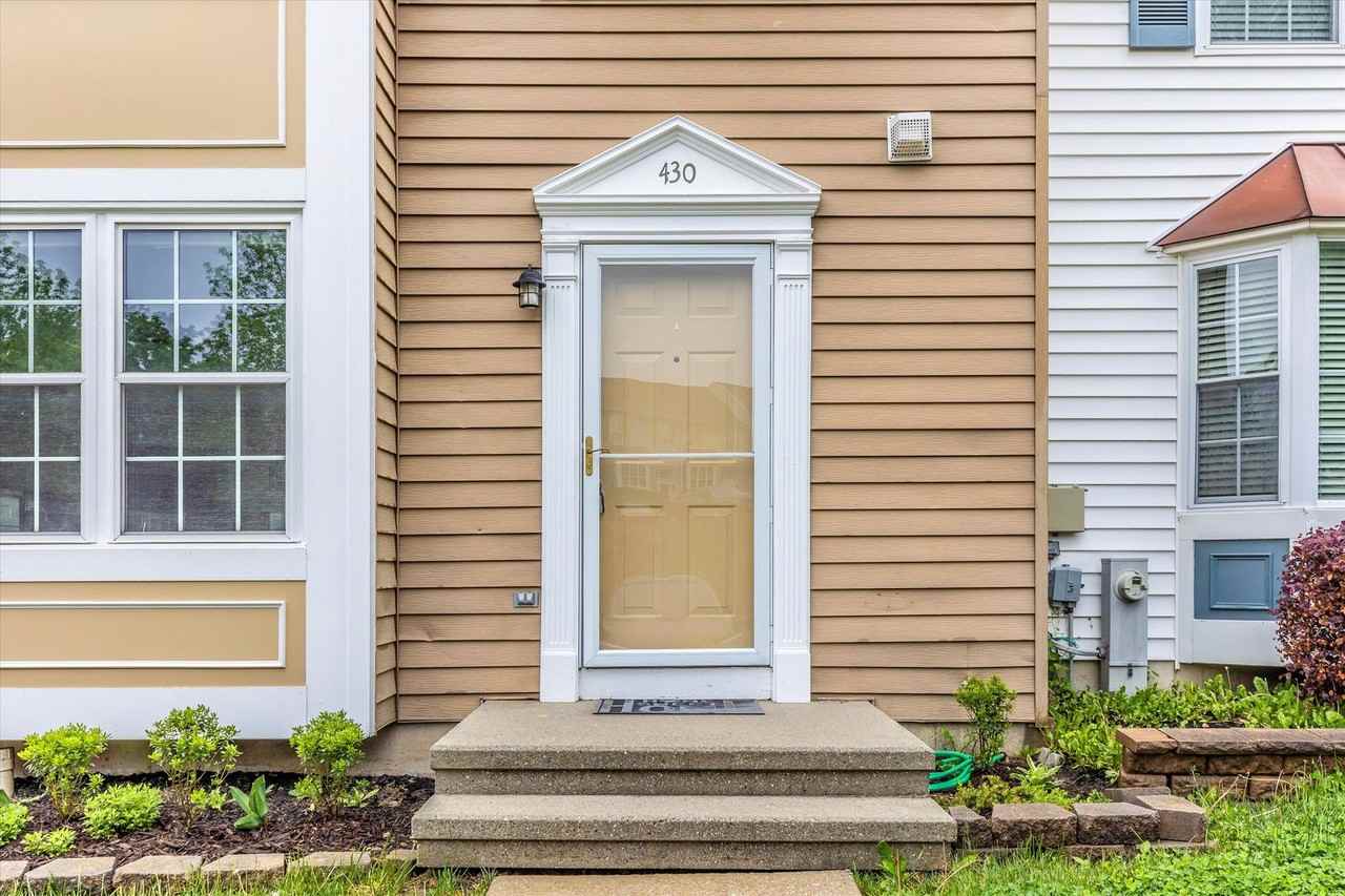 430 Spalding Ct - Photo 2 of 49