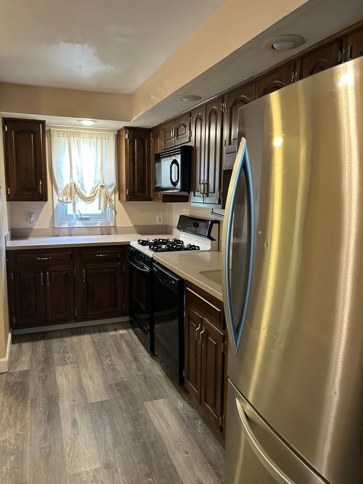 4856 Edsal Dr