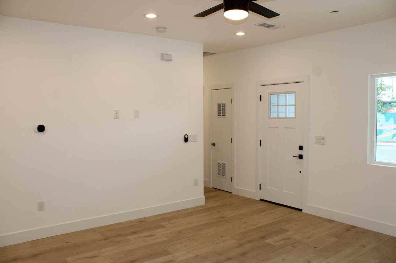 111 D St - Photo 2 of 18