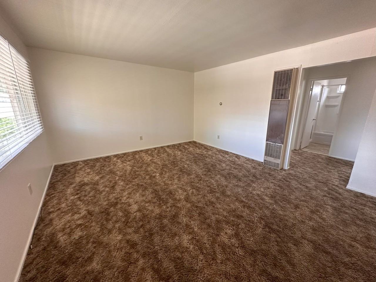 930 Paiute Ln #16 - Photo 4 of 10