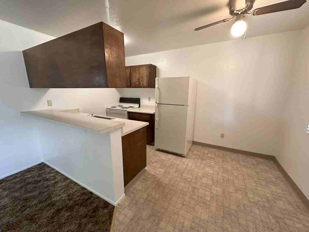 930 Paiute Ln #16 - Photo 5 of 10