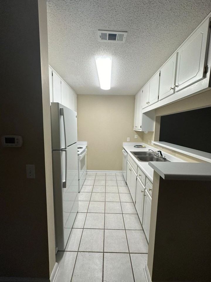 111 Woodrun Dr - Photo 5 of 29