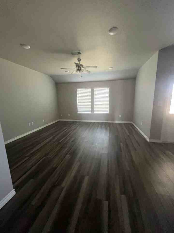 2741 Eltonne Gardens Dr - Photo 3 of 11