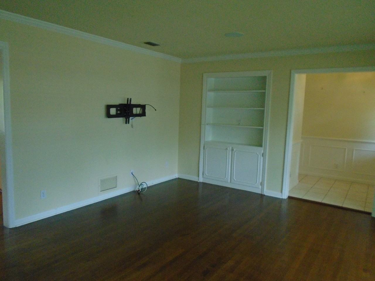 2430 Deloraine Trl - Photo 2 of 22