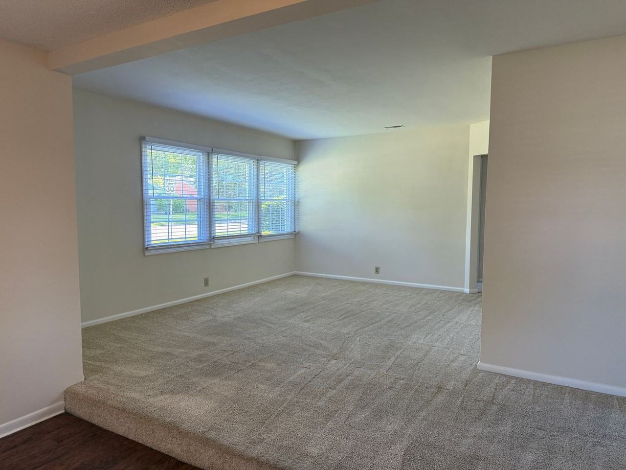 2521 Mariposa Dr - Photo 3 of 16