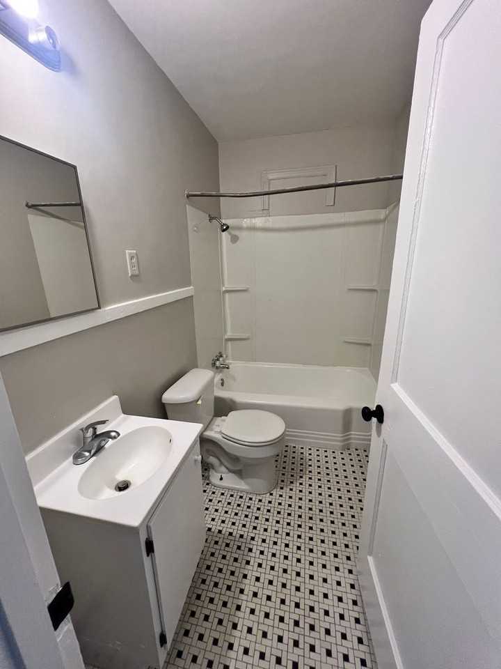 7844 Harrold Cv - Photo 3 of 8