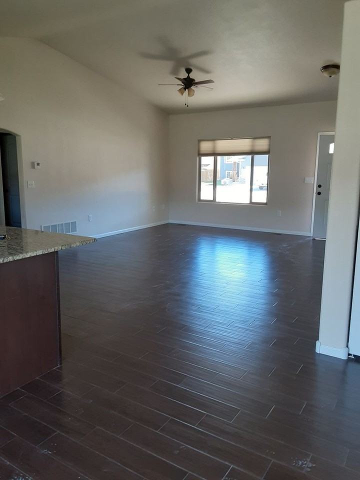 14141 Telluride St - Photo 4 of 17