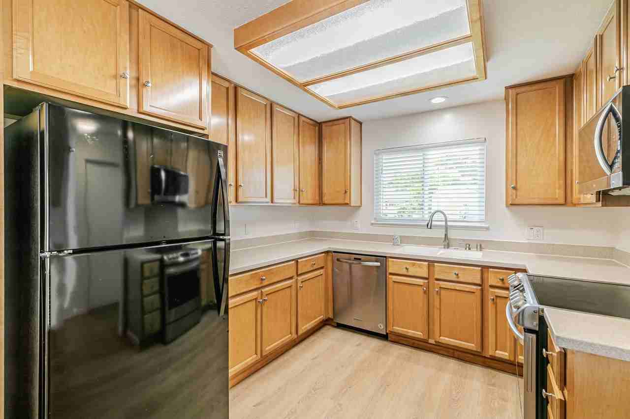 1717 Canna Ln - Photo 4 of 47