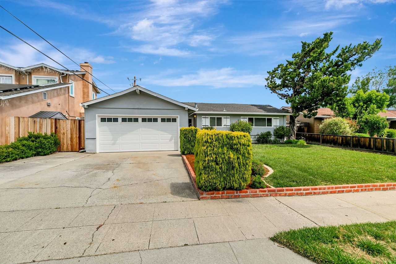 1717 Canna Ln - Photo 6 of 47