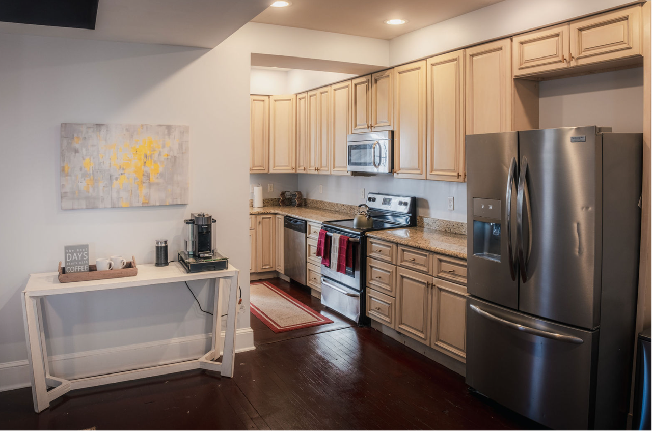 404 S Stafford Ave - Photo 3 of 11