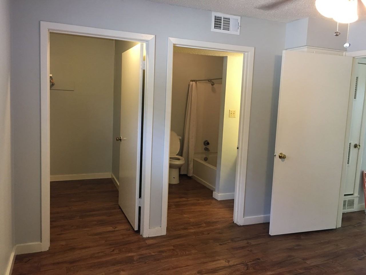 820 Houston St - Photo 6 of 6