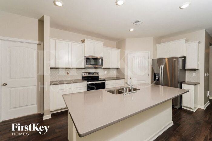 1046 Mountain Laurel Cir - Photo 2 of 6