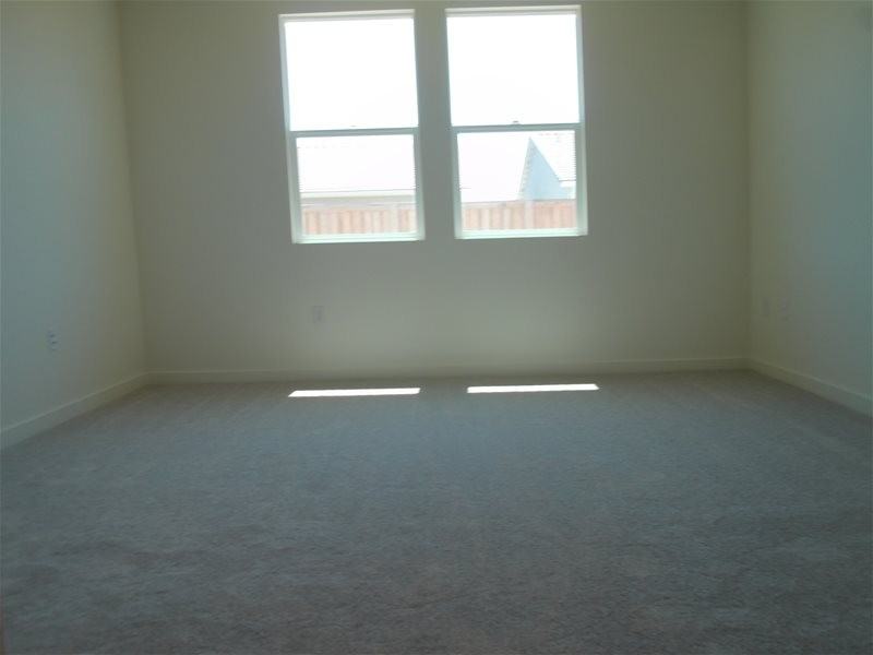 1339 Kensington Dr #NA - Photo 3 of 12