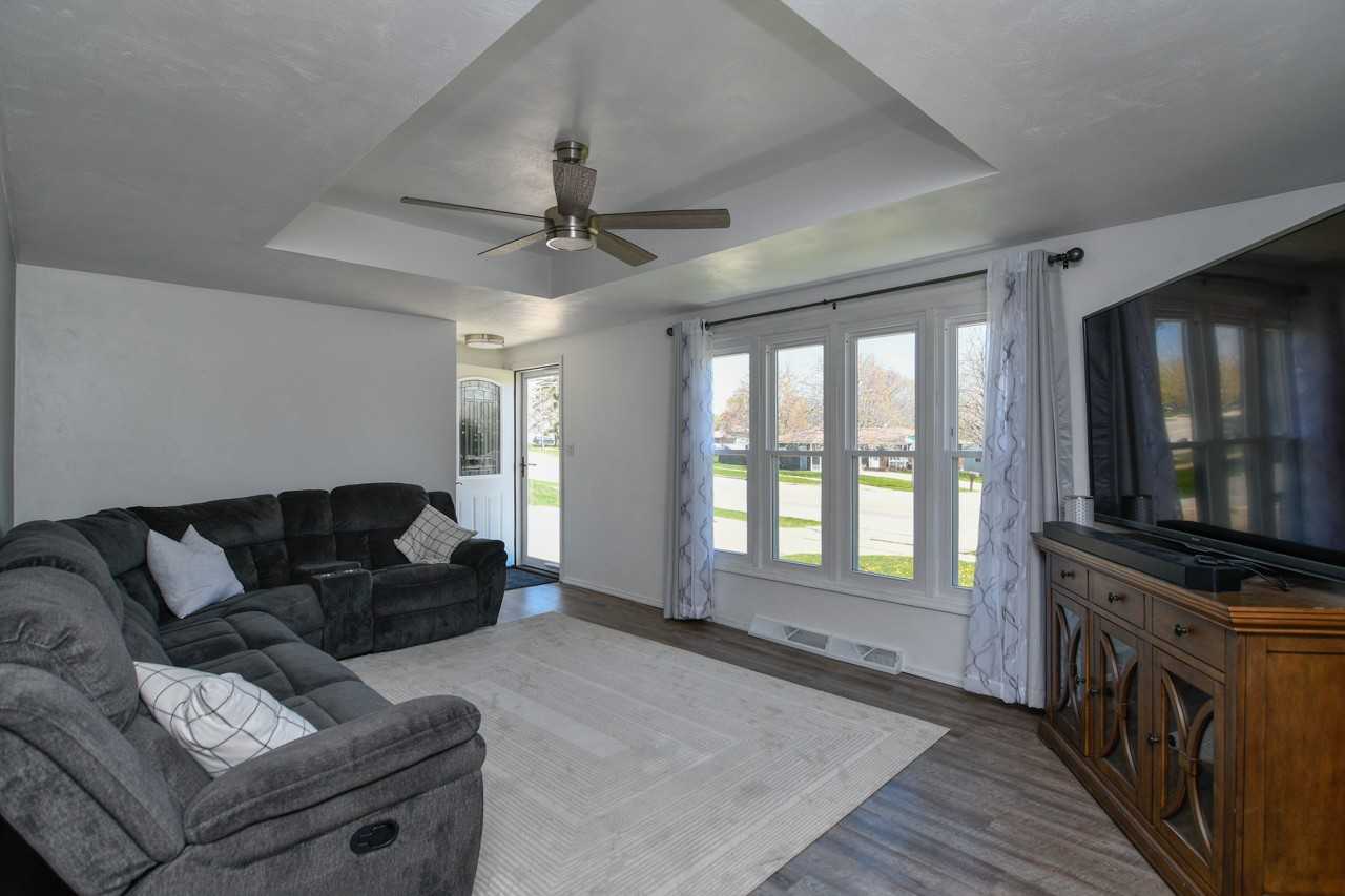 981 Hillcrest Hts #NA - Photo 2 of 34