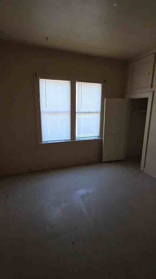 1705 21st St #F4 - Photo 2 of 12