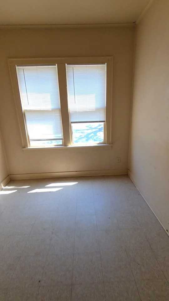 1705 21st St #F4 - Photo 6 of 12