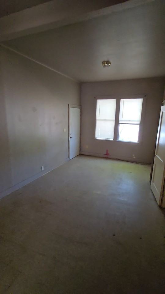 1705 21st St #F4 - Photo 7 of 12