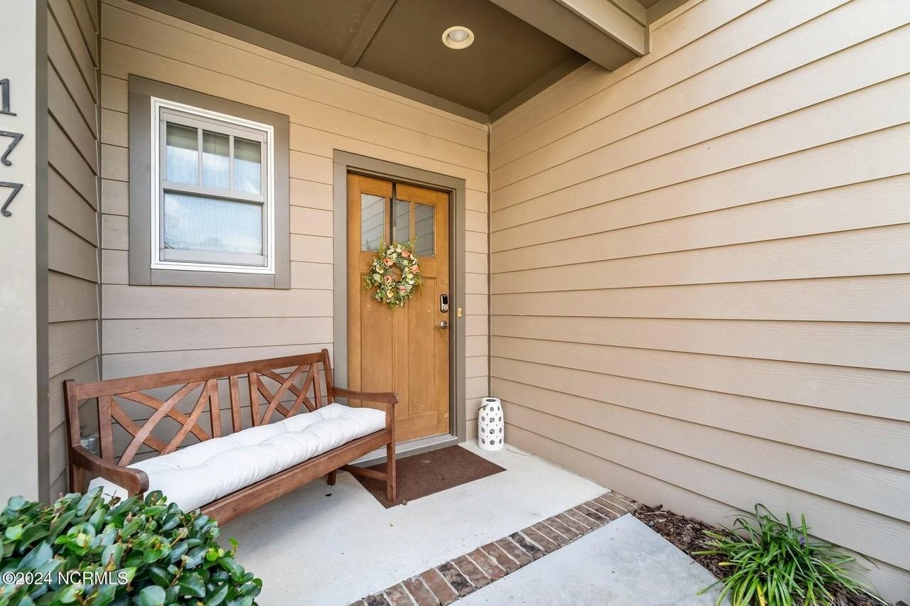 177 Pinebranch Ct #NA - Photo 2 of 34