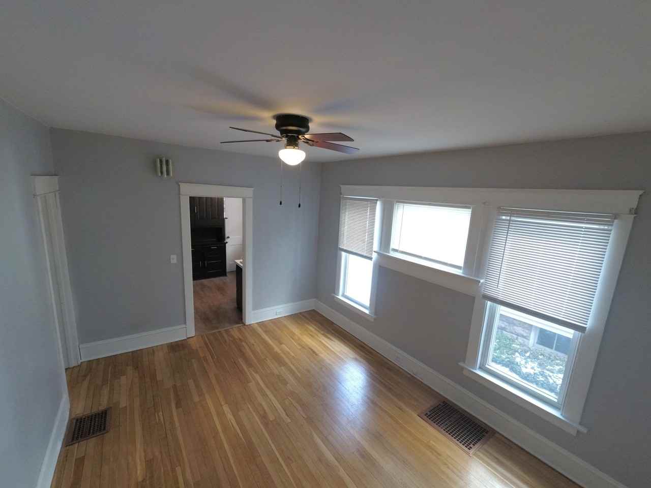 1032 W 30th St #1 - Photo 3 of 9