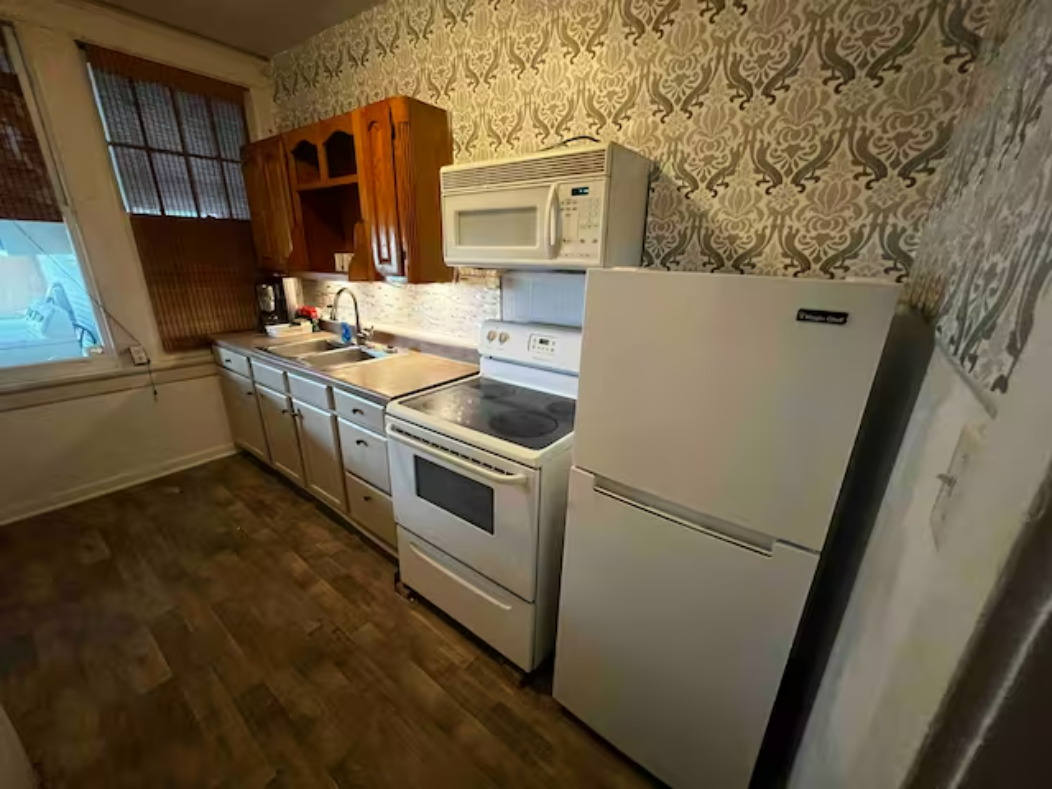 4504 S Johnson St #1 - Photo 6 of 9