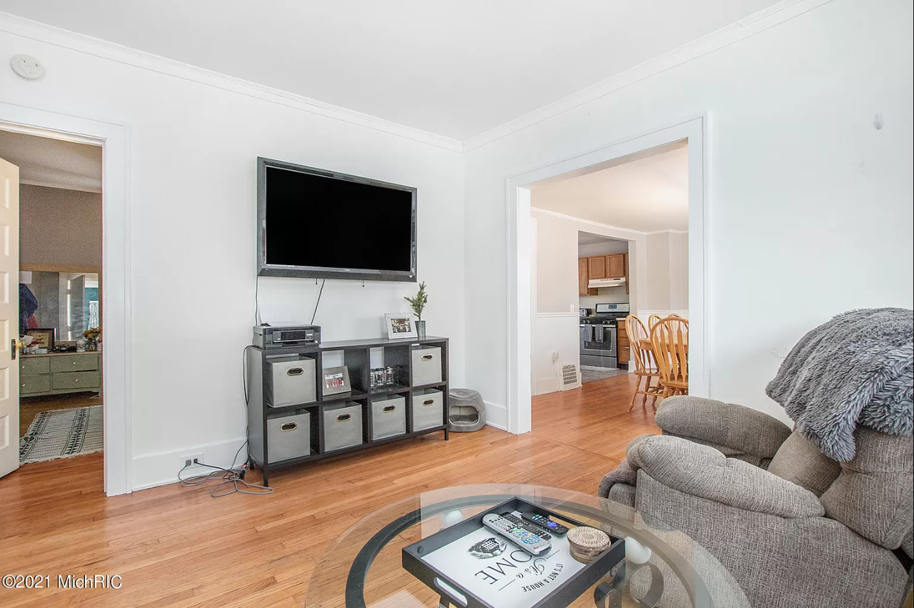 1302 Wealthy St Se #2 - Photo 3 of 17