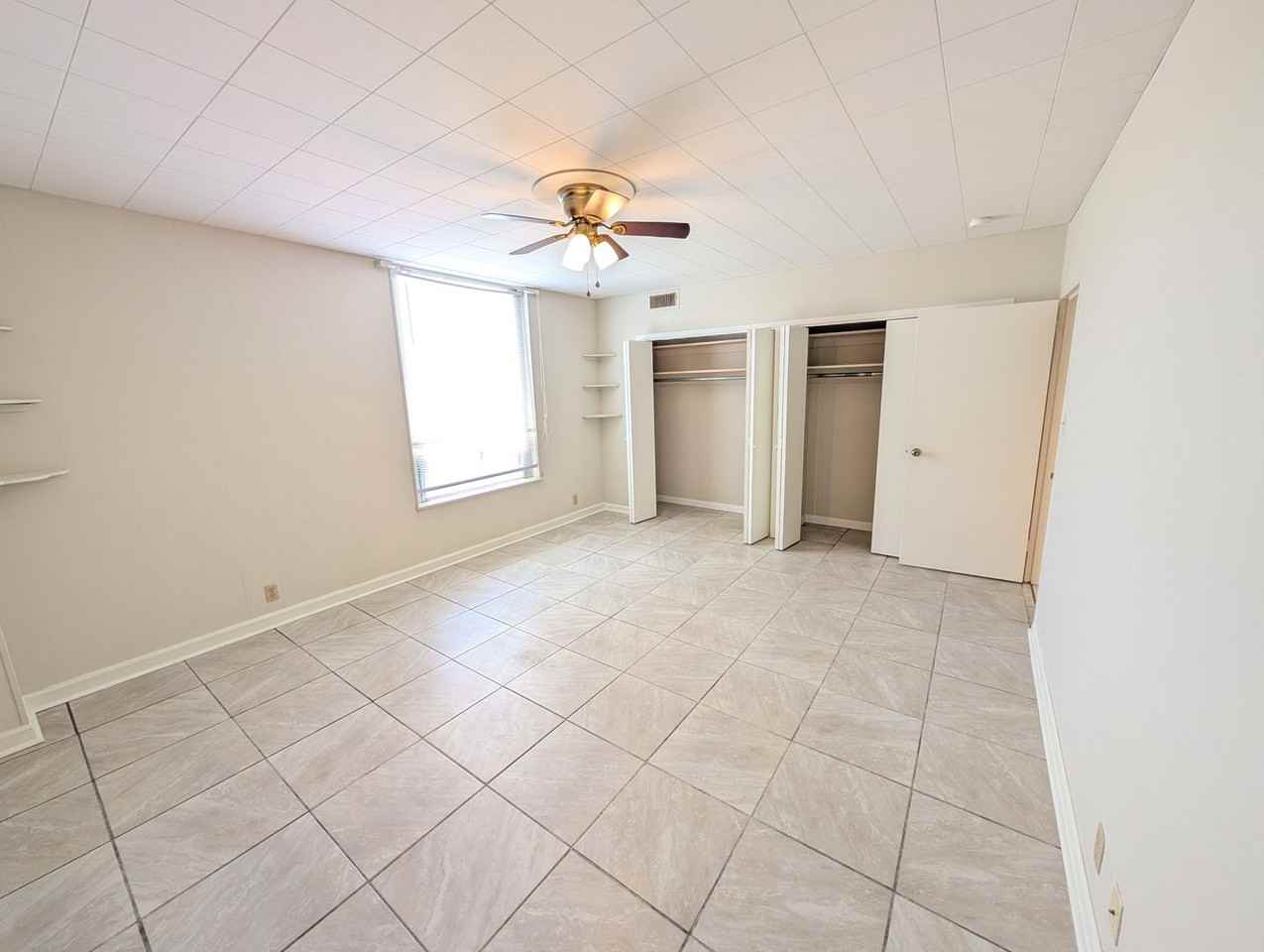 LAGARDE APARTMENTS - Photo 3 of 19