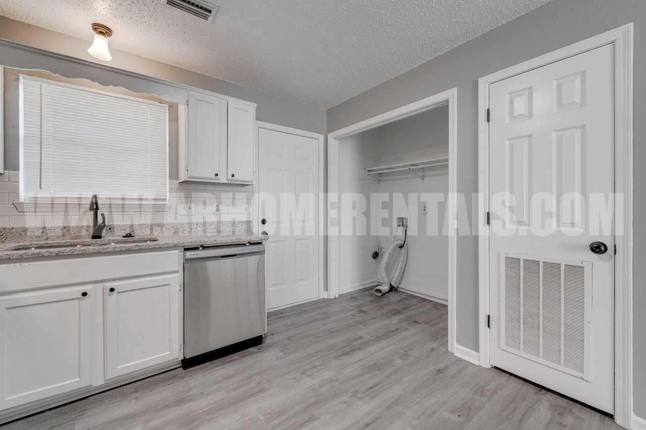 Washington Meadow Townhomes! - Photo 3 of 14