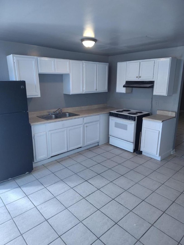 609 ALLEN DR LLC - Photo 5 of 10