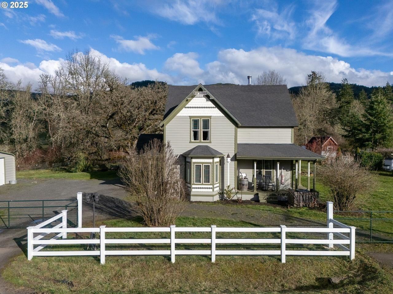 72807 London Rd - Photo 2 of 11