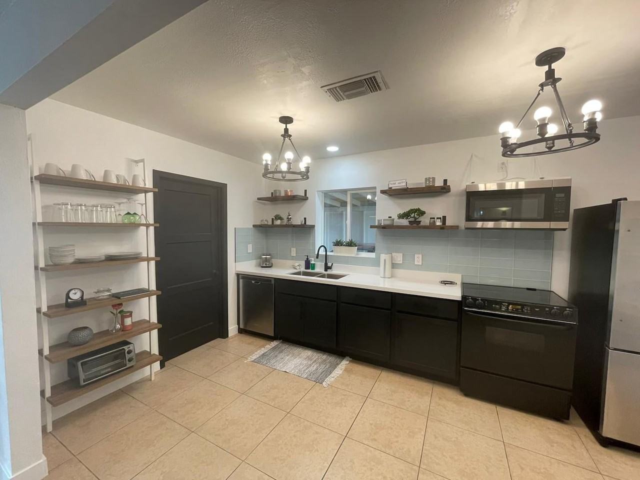 1920 W Mulberry Dr - Photo 4 of 21