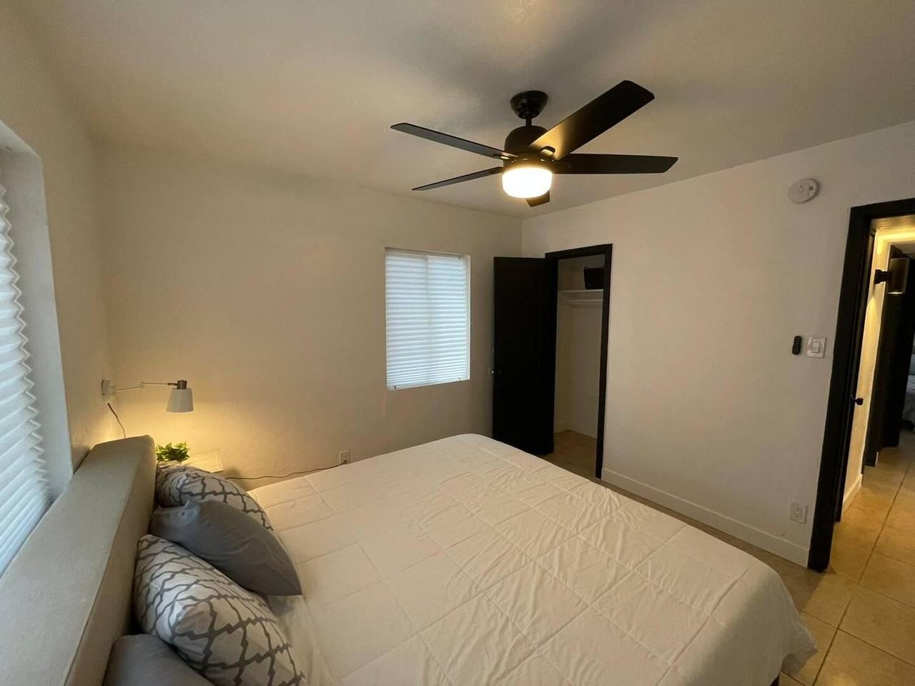 1920 W Mulberry Dr - Photo 7 of 21